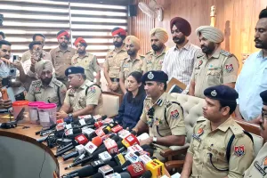 Gulab Sidhu Latest News: ਗਾਇਕ ਗੁਲਾਬ ਸਿੱਧੂ ਦੇ ਘਰ ਹਮਲੇ ਦੇ ਮਾਮਲੇ ’ਚ ਦੋ ਮੁਲਜ਼ਮ ਗ੍ਰਿਫ਼ਤਾਰ