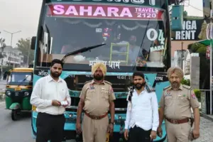 Mohali News: ਮੋਹਾਲੀ ’ਚ ਪ੍ਰਾਈਵੇਟ ਤੇ ਟੂਰਿਸਟ ਬੱਸਾਂ ’ਤੇ ਕਾਰਵਾਈ, 20 ਤੋਂ ਵੱਧ ਬੱਸਾਂ ਦੀ ਚੈਕਿੰਗ