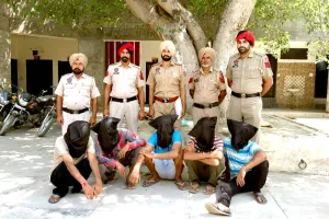Kotkapura News: ਕੋਟਕਪੂਰਾ ’ਚ ਲੁੱਟ ਦੀ ਯੋਜਨਾ ਬਣਾ ਰਹੇ ਗਿਰੋਹ ਦੇ 5 ਮੈਂਬਰ ਤੇਜ਼ਧਾਰ ਹਥਿਆਰਾਂ ਸਮੇਤ ਗ੍ਰਿਫ਼ਤਾਰ