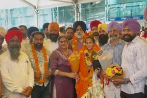 Baljit Kaur Asian Games: ਏਸ਼ੀਆਈ ਖੇਡਾਂ ’ਚ ਸੋਨ ਤਗਮਾ ਜਿੱਤ ਕੇ ਪਰਤੀ ਹਾਕੀ ਖਿਡਾਰਨ ਬਲਜੀਤ ਕੌਰ ਦਾ ਸ਼ਾਨਦਾਰ ਸਵਾਗਤ