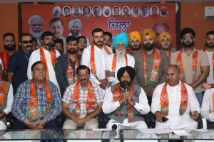 Ludhiana BJP Joining News: ਲੁਧਿਆਣਾ ਵਿੱਚ ਭਾਜਪਾ ਨੂੰ ਵੱਡਾ ਹੁਲਾਰਾ: ਬਾਪੂ ਬਲਕੌਰ ਸਿੰਘ ਚਾਦਰੇ ਵਾਲੇ ਸਮੇਤ ਕਈ ਪ੍ਰਮੁੱਖ ਸ਼ਖ਼ਸੀਅਤਾਂ ਭਾਜਪਾ ’ਚ ਸ਼ਾਮਲ