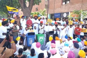 CJP Protest Chandigarh: ਸੀਜੇਪੀ ਦੇ ਸਮਰਥਨ 'ਚ ਚੰਡੀਗੜ੍ਹ ਵਿਖੇ ਨੌਜਵਾਨਾਂ ਦੇ ਪ੍ਰਦਰਸ਼ਨ 'ਚ ਸ਼ਾਮਲ ਹੋਈ 'ਆਪ', ਸੀਈਸੀ ਗਿਆਨੇਸ਼ ਕੁਮਾਰ ਦੇ ਅਸਤੀਫੇ ਦੀ ਕੀਤੀ ਮੰਗ