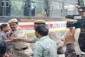 Delhi Journalist Protest: ਪ੍ਰੈਸ ਕਲੱਬ ਨੇ ਜੰਤਰ-ਮੰਤਰ 'ਤੇ ਪ੍ਰਦਰਸ਼ਨ ਦੌਰਾਨ ਪੱਤਰਕਾਰਾਂ ਨਾਲ ਬਦਸਲੂਕੀ ਦੀ ਕੀਤੀ ਨਿੰਦਾ