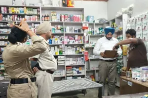 Fazilka News: ਫਾਜ਼ਿਲਕਾ ’ਚ 8 ਮੈਡੀਕਲ ਸਟੋਰਾਂ ਦੀ ਕੀਤੀ ਅਚਨਚੇਤ ਜਾਂਚ