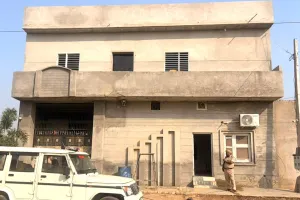 Malerkotla Police Raid: ਮਾਲੇਰਕੋਟਲਾ ਪੁਲਿਸ ਵੱਲੋਂ ਗੈਰ-ਕਾਨੂੰਨੀ ਨਸ਼ਾ ਛੁਡਾਊ ਕੇਂਦਰ ਦਾ ਪਰਦਾਫਾਸ਼, 49 ਵਿਅਕਤੀਆਂ ਨੂੰ ਛੁਡਵਾਇਆ