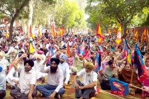 Punjab Govt Employees Strike: ਸਰਕਾਰੀ ਕੰਮਕਾਜ ਨੂੰ ਬਰੇਕਾਂ! ਹੜਤਾਲ ਨੂੰ ਖ਼ਤਮ ਕਰਵਾਉਣ ਲਈ ਮੀਟਿੰਗ ਵੀ ਰਹੀ ਬੇਸਿੱਟਾ