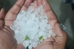 Punjab Weather: ਪੰਜਾਬ ਤੇ ਚੰਡੀਗੜ੍ਹ ’ਚ ਬਦਲਿਆ ਮੌਸਮ, ਕਈ ਥਾਵਾਂ ’ਤੇ ਮੀਂਹ ਤੇ ਗੜੇਮਾਰੀ, 13 ਜ਼ਿਲ੍ਹਿਆਂ ਲਈ ਅਲਰਟ