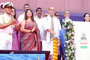 Surya Ship Launch Visakhapatnam: ਰੱਖਿਆ ਮੰਤਰੀ ਨੇ ਵਿਸ਼ਾਖਾਪਟਨਮ ’ਚ ਲਾਂਚ ਕੀਤਾ ਪਹਿਲਾ ਫਲੀਟ ਸਪੋਰਟ ਜਹਾਜ਼ 'ਸੂਰਿਆ'