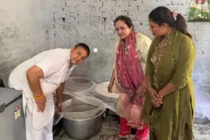 Tarn Taran Food Adulteration News: ਤਿਉਹਾਰਾਂ ਦੇ ਸੀਜ਼ਨ ’ਚ ਫੂਡ ਸੇਫਟੀ ਵਿਭਾਗ ਸਖ਼ਤ, ਤਰਨਤਾਰਨ ’ਚ ਪਨੀਰ ਸਮੇਤ 6 ਖਾਣ-ਪੀਣ ਵਾਲੀਆਂ ਵਸਤਾਂ ਦੇ ਸੈਂਪਲ ਭਰੇ