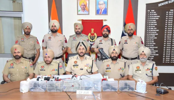 Amritsar Police Drug Bust: ਅੰਮ੍ਰਿਤਸਰ ਪੁਲਿਸ ਨੇ ਅਫ਼ਗਾਨ ਨਾਗਰਿਕ ਸਮੇਤ ਛੇ ਵਿਅਕਤੀਆਂ ਨੂੰ ਹੈਰੋਇਨ, 5 ਪਿਸਤੌਲਾਂ ਅਤੇ ਡਰੱਗ ਮਨੀ ਸਮੇਤ ਕੀਤਾ ਗ੍ਰਿਫ਼ਤਾਰ
