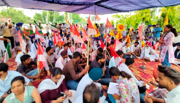 Baba Farid University: ਬਾਬਾ ਫਰੀਦ ਯੂਨੀਵਰਸਿਟੀ ਅੱਗੇ ਵਿਦਿਆਰਥੀਆਂ ਦਾ ਵਿਸ਼ਾਲ ਧਰਨਾ