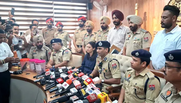Gulab Sidhu Latest News: ਗਾਇਕ ਗੁਲਾਬ ਸਿੱਧੂ ਦੇ ਘਰ ਹਮਲੇ ਦੇ ਮਾਮਲੇ ’ਚ ਦੋ ਮੁਲਜ਼ਮ ਗ੍ਰਿਫ਼ਤਾਰ