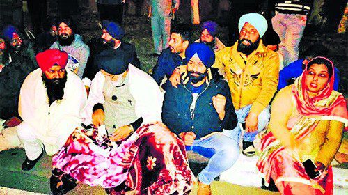 ਸਿੱਖਿਆ ਮੰਤਰੀ ਦਲਜੀਤ ਚੀਮਾ ਵੱਲੋਂ ਸਾਰੀ ਰਾਤ ਧਰਨਾ