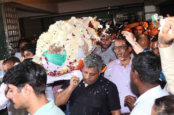 ਅਦਾਕਾਰ ਓਮਪੁਰੀ ਦਾ ਦਿਲ ਦਾ ਦੌਰਾ ਪੈਣ ਨਾਲ ਦੇਹਾਂਤ