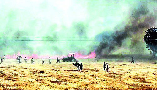 ਟਰੈਕਟਰ ‘ਚੋਂ ਨਿੱਕਲੀ ਚੰਗਿਆੜੀ ਨੇ 100 ਏਕੜ ਕਣਕ ਕੀਤੀ ਰਾਖ਼