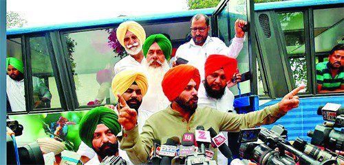 ਨਵਜੋਤ ਸਿੱਧੂ ਨੇ ਬੰਦ ਕੀਤੀ ਸੁਖਬੀਰ ਦੀ ਚਲਾਈ ਜਲ ਬੱਸ