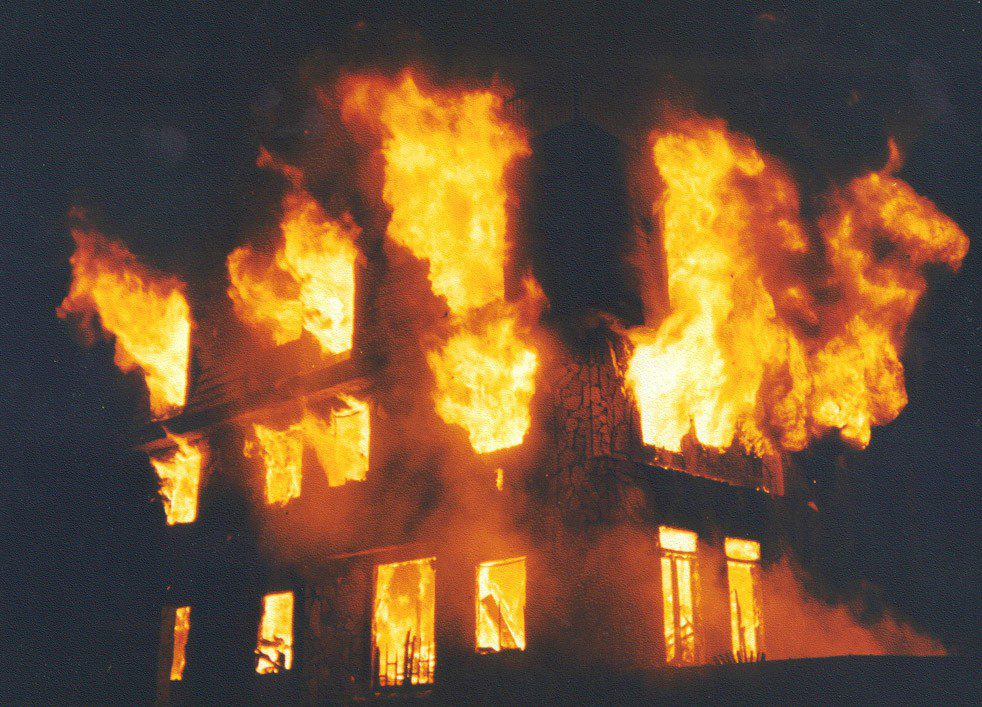 ਹੋਨੋਲੁਲੁ ਦੀ ਬਹੁਮੰਜਿਲਾ ਇਮਾਰਤ ‘ਚ ਅੱਗ, ਤਿੰਨ ਮੌਤਾਂ