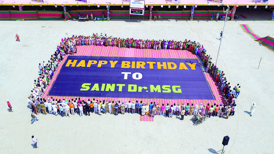 1,00,062 ਟੌਫ਼ੀਆਂ ਨਾਲ ਬਣਾਇਆ ‘ਲਾਰਜੈਸਟ ਕੈਂਡੀ ਮੋਜੇਕ’  ਦਾ ਨਵਾਂ ਰਿਕਾਰਡ