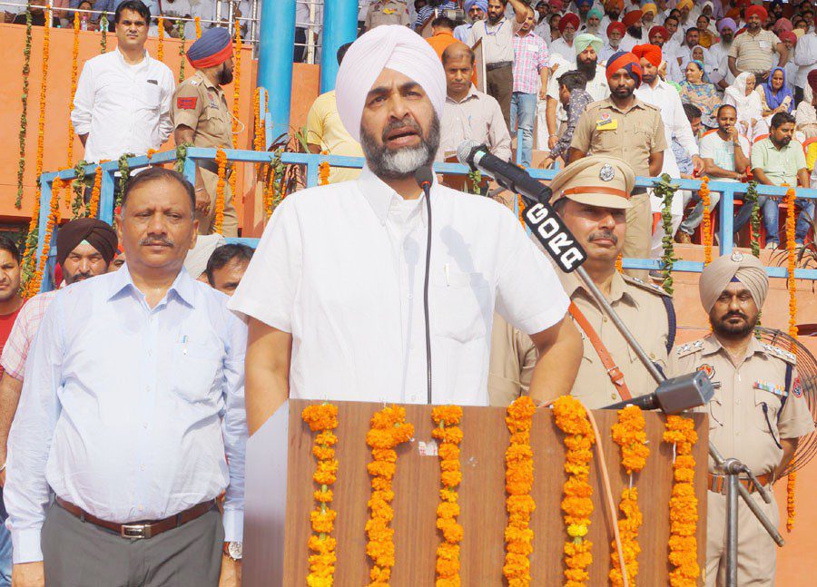 ਮਨਪ੍ਰੀਤ ਬਾਦਲ ਨੇ ਦੁਹਰਾਇਆ ਕਿਸਾਨਾਂ ਨੂੰ ਕਰਜ਼ਾ ਮੁਕਤ ਕਰਨ ਦਾ ਵਾਅਦਾ