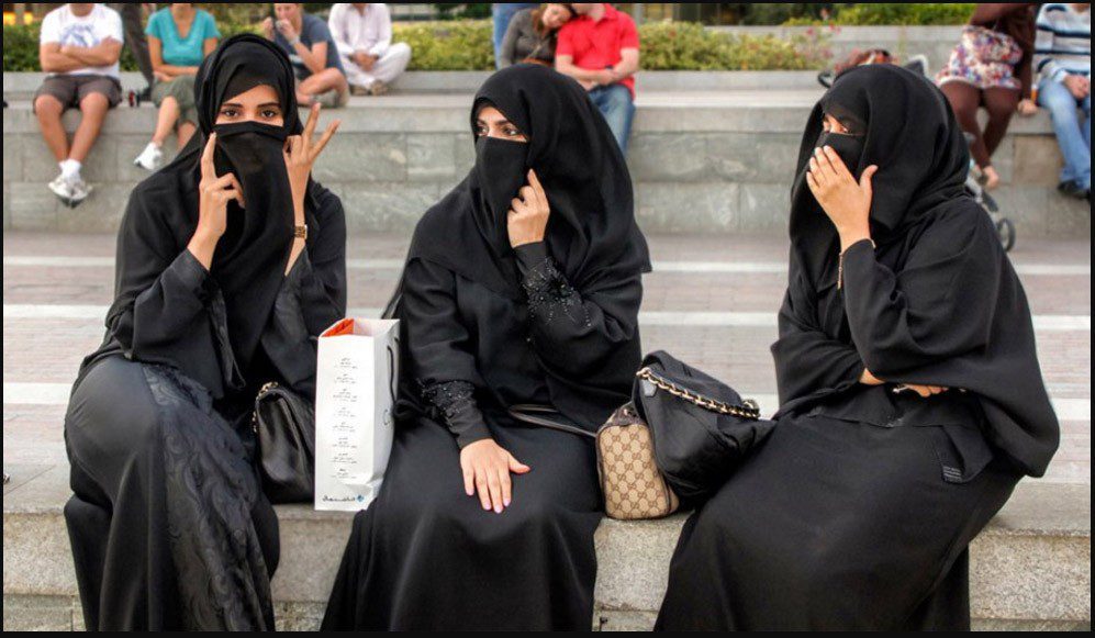 ਤਿੰਨ ਤਲਾਕ ਗੈਰ ਕਾਨੂੰਨੀ, ਸਰਕਾਰ ਬਣਾਏ ਕਾਨੂੰਨ: ਸੁਪਰੀਮ ਕੋਰਟ