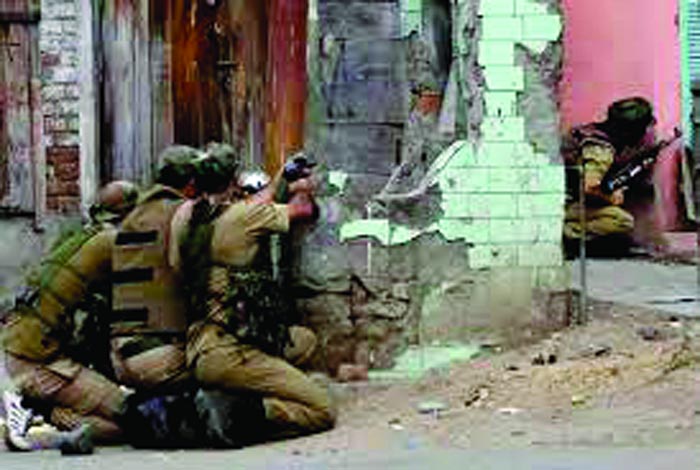 ਮੁਕਾਬਲੇ ‘ਚ 2 ਅੱਤਵਾਦੀ ਗ੍ਰਿਫ਼ਤਾਰ