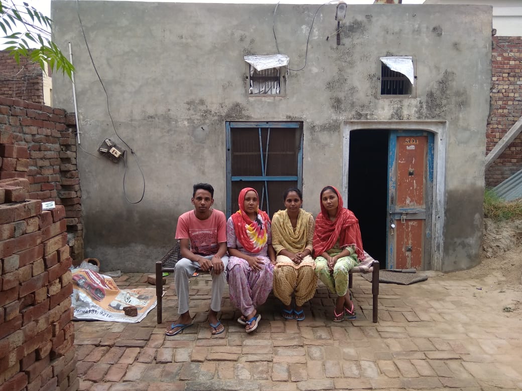 ਝੂਠੇ ਮੁਕੱਦਮੇ ਨੇ ਉੱਭਾਵਾਲ ਦੇ ਕਰਮਜੀਤ ਦੇ ਪਰਿਵਾਰ ਨੂੰ ਕੀਤਾ ਕੱਖੋਂ ਹੌਲਾ