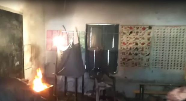 ਪਿੰਡ ਲਖਮੀਰ ਕੇ ਹਿਠਾੜ ‘ਚ ਹਿੰਸਕ ਝੜਪ, ਬੈਲਟ ਬਾਕਸ ਨੂੰ ਲਾਈ ਅੱਗ