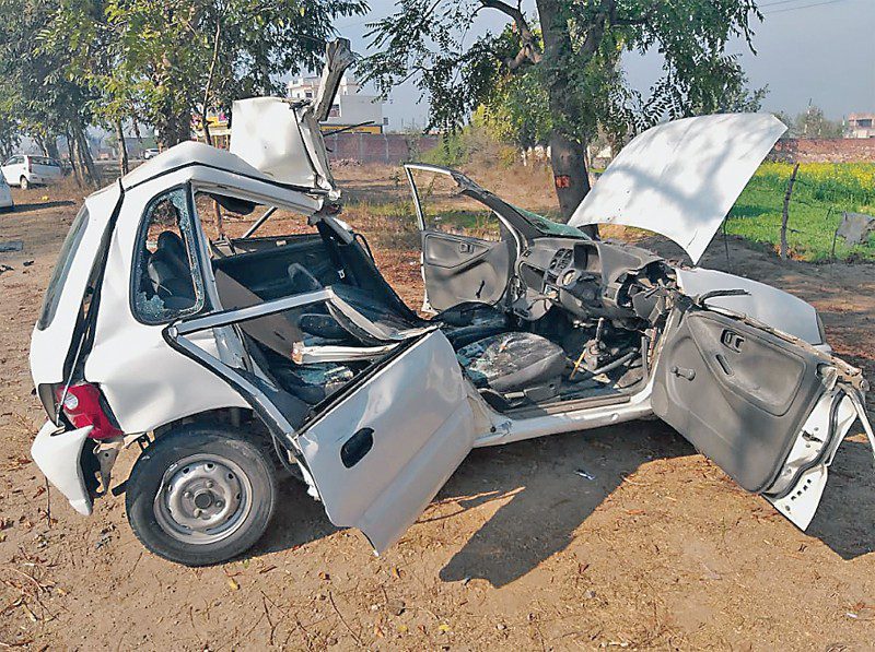 ਅਣਪਛਾਤੇ ਵਾਹਨ ਦੀ ਕਾਰ ਨਾਲ ਟੱਕਰ, 2 ਦੀ ਮੌਤ