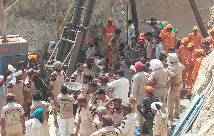 ਫਤਿਹਵੀਰ ਨੂੰ ਬਚਾਉਣ ਲਈ ਕਾਰਜ ਅੰਤਿਮ ਪੜਾਅ ‘ਤੇ, ਸਿਰਫ਼ ਇੱਕ ਘੰਟੇ ਦੀ ਉਡੀਕ