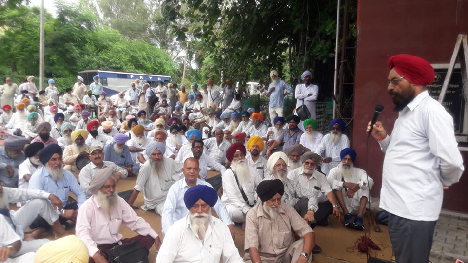 ਪੀਆਰਟੀਸੀ ਪੈਨਸ਼ਨਰਾਂ ਨੇ ਘੇਰਿਆ ਮੁੱਖ ਦਫਤਰ