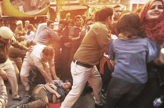 ਦਿੱਲੀ ਯੂਨੀਵਰਸਿਟੀ ਦੇ ਵਿਦਿਆਰਥੀਆਂ ਤੇ ਪੁਲਿਸ ਵਿਚਾਲੇ ਝੜਪ