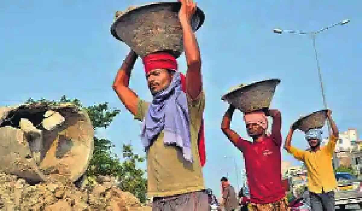 ਆਖ਼ਰ ਕਦੋਂ ਤੱਕ ਹੁੰਦੀ ਰਹੂ ਗਰੀਬਾਂ-ਮਜ਼ਦੂਰਾਂ ਦੀ ਲੁੱਟ