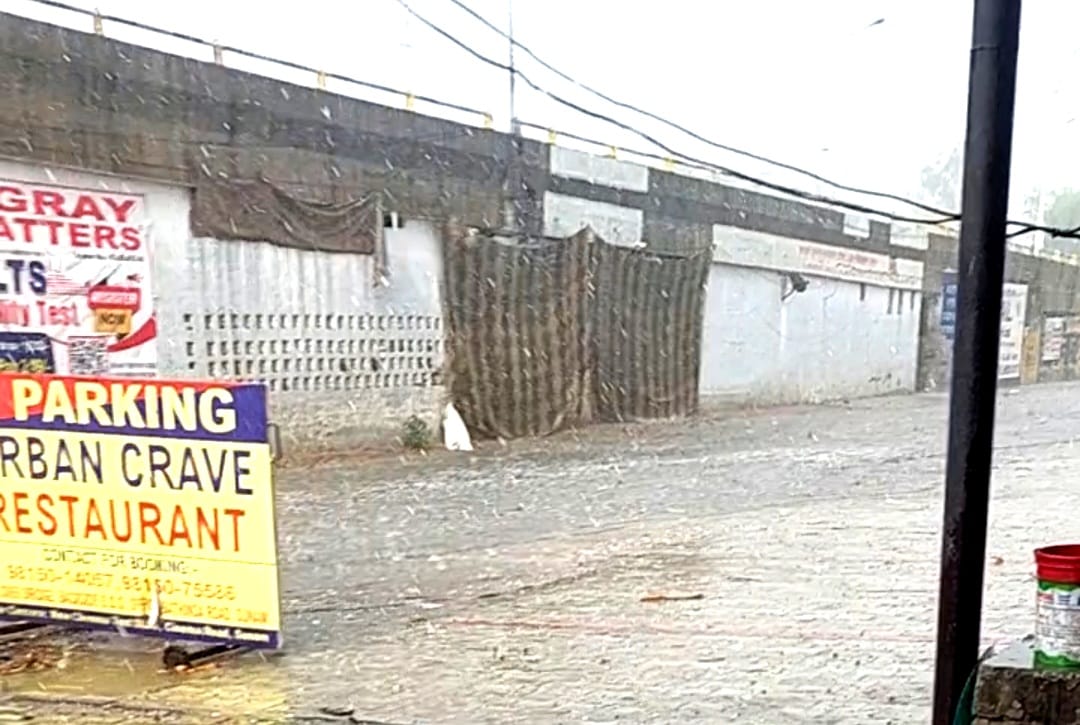 ਮੀਂਹ ਤੇ ਗੜੇ ਪੈਣ ਨਾਲ ਤਪਦੀ ਗਰਮੀ ਤੋਂ ਮਿਲੀ ਰਾਹਤ