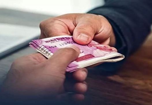 5 ਲੱਖ ਰਿਸ਼ਵਤ ਲੈਂਦਾ ਕਲਰਕ ਵਿਜੀਲੈਂਸ ਵੱਲੋਂ ਗ੍ਰਿਫਤਾਰ