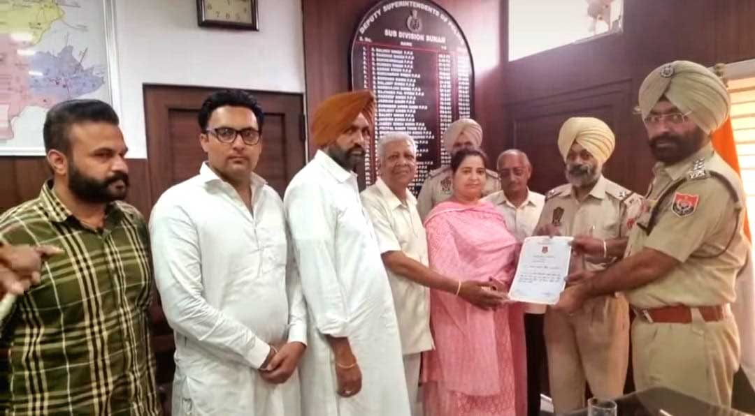 ਵਧੀਆ ਡਿਊਟੀ ਨਿਭਾਉਣ ‘ਤੇ ਪੁਲਿਸ ਕਰਮੀਆਂ ਨੂੰ ਪ੍ਰਸੰਸਾ ਪੱਤਰ ਦੇ ਕੇ ਕੀਤਾ ਸਨਮਾਨਿਤ