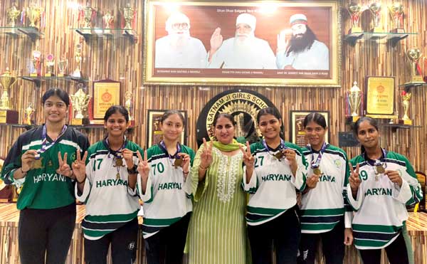ਸ਼ਾਹ ਸਤਿਨਾਮ ਜੀ ਗਰਲਜ਼ ਵਿੱਦਿਅਕ ਸੰਸਥਾਨ ਦੀਆਂ ਖਿਡਾਰਨਾਂ ਨੇ  ਹਾਕੀ ’ਚ ਹਰਿਆਣਾ ਨੂੰ ਬਣਾਇਆ ਜੇਤੂ