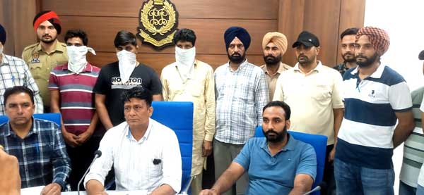 ਮਾਲੇਰਕੋਟਲਾ ਪੁਲਿਸ ਨੇ ਚਿੱਟਾ, ਭੁੱਕੀ ਅਤੇ ਹਜ਼ਾਰਾਂ ਦੀ ਨਗਦੀ ਸਮੇਤ ਕੀਤੇ ਪੰਜ ਕਾਬੂ