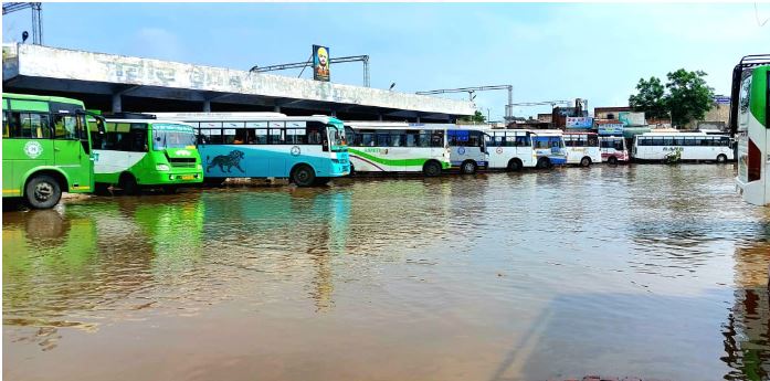 ਮੀਂਹ ਨੇ ਸੁਨਾਮ ਦਾ ਬੱਸ ਸਟੈਂਡ ਕੀਤਾ ਜਲਥਲ, ਮੁਸਫਰਾਂ ਨੂੰ ਚੱਲਣੀ ਪਈ ਪ੍ਰੇਸ਼ਾਨੀ