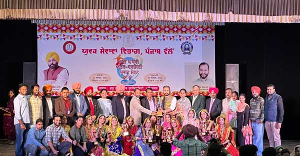 17 ਯੂਨੀਵਰਸਿਟੀਆਂ ’ਚੋਂ ਪੰਜਾਬੀ ਯੂਨੀਵਰਸਿਟੀ ਦੀਆਂ ਮੁਟਿਆਰਾਂ ਦੀ ਗਿੱਧੇ ’ਚ ਝੰਡੀ