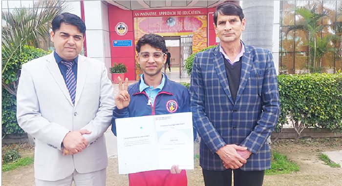 ਸੇਂਟ ਐੱਮਐੱਸਜੀ ਗਲੋਰੀਅਸ ਇੰਟਰਨੈਸ਼ਨਲ ਸਕੂਲ ਦੇ ਆਦੇਸ਼ ਤਨੇਜ਼ਾ ਇੰਸਾਂ ਨੇ ਕੀਤਾ ਇੰਡੀਆ ਟਾਪ