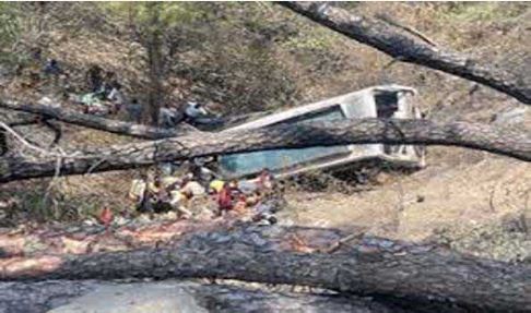 ਜੰਮੂ ’ਚ ਬੱਸ ਡੂੰਘੀ ਖਾਈ ’ਚ ਡਿੱਗੀ, 8 ਮੌਤਾਂ ਤੇ 30 ਜ਼ਖਮੀ