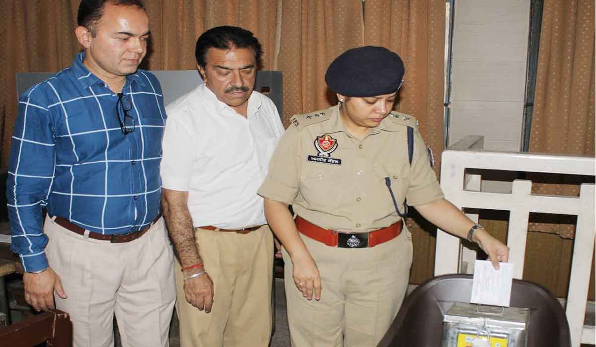 ਮਜ਼ਬੂਤ ਲੋਕਤੰਤਰ ਲਈ ਲਾਜ਼ਮੀ ਕੀਤੀ ਜਾਵੇ ਵੋਟ ਦੇ ਅਧਿਕਾਰ ਦੀ ਵਰਤੋਂ