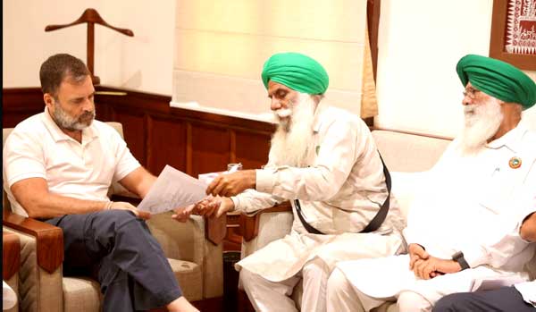 ਕਿਸਾਨਾਂ ਨੇ ਰਾਹੁਲ ਗਾਂਧੀ ਨਾਲ ਕੀਤੀ ਮੁਲਾਕਾਤ, ਕਈ ਮੁੱਦਿਆਂ ’ਤੇ ਹੋਈ ਚਰਚਾ