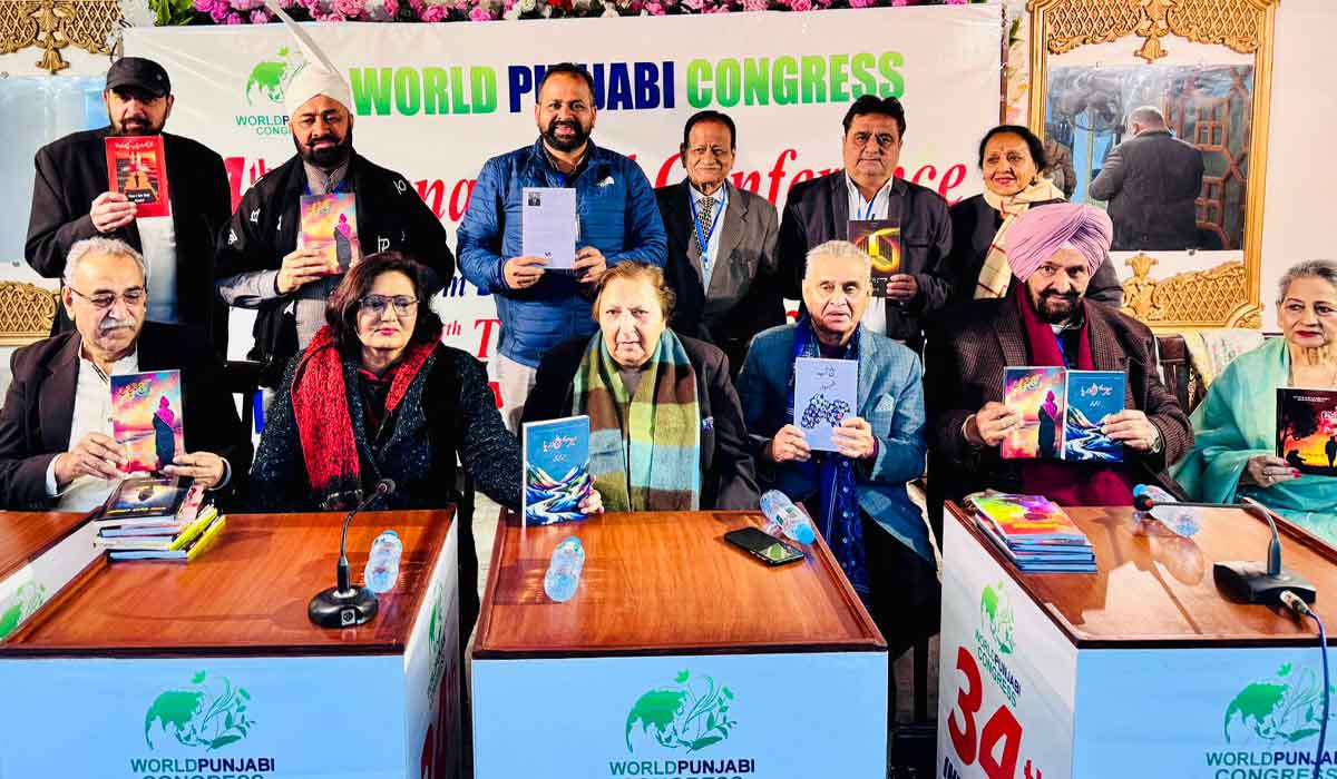 Amritsar News: ਪੰਜਾਬੀ ਜ਼ੁਬਾਨ ਨੂੰ ਬਿਗਾਨਿਆ ਨਾਲੋਂ ਜ਼ਿਆਦਾ ਆਪਣਿਆਂ ਤੋਂ ਖ਼ਤਰਾ : ਫ਼ਖਰ ਜ਼ਮਾਨ