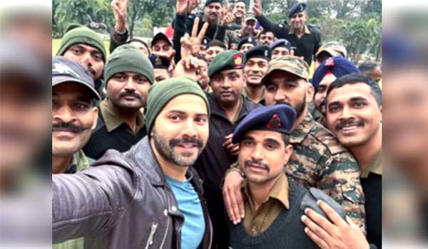 Army Day: ਸਰਹੱਦ ‘ਤੇ ਪਹੁੰਚੇ ਵਰੁਣ ਧਵਨ, ਦੇਸ਼ ਦੇ ‘ਅਸਲੀ ਨਾਇਕਾਂ’ ਨੂੰ ਕੀਤਾ ਸਲਾਮ