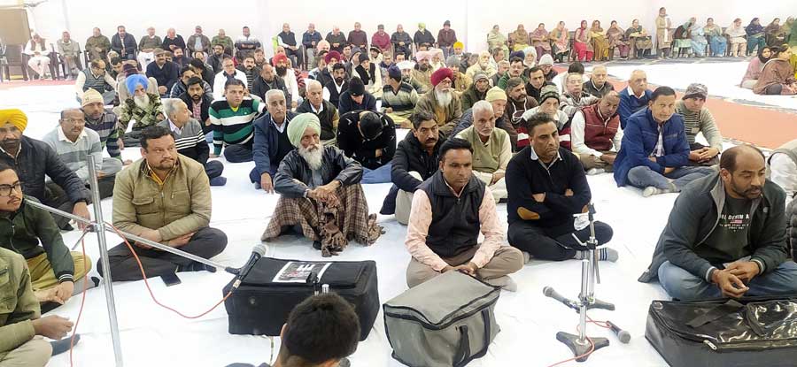 Tribute: ਸੱਚਖੰਡ ਵਾਸੀ ਅੱਖਾਂਦਾਨੀ ਤੇ ਸਰੀਰਦਾਨੀ ਮਾਤਾ ਦਰਸ਼ਨਾ ਰਾਣੀ ਇੰਸਾਂ ਨੂੰ ਵੱਡੀ ਗਿਣਤੀ ’ਚ ਪਹੁੰਚੀ ਸਾਧ-ਸੰਗਤ ਨੇ ਦਿੱਤੀ ਅੰਤਿਮ ਸ਼ਰਧਾਂਜਲੀ