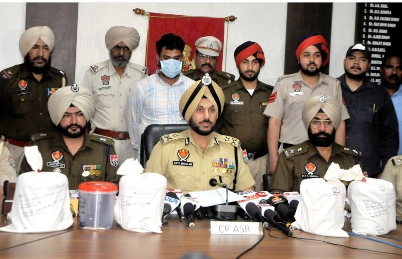Punjab Police: ਪੰਜਾਬ ਪੁਲਿਸ ਨੇ ਸਰਹੱਦ ਪਾਰੋਂ ਚੱਲ ਰਹੇ ਡਰੱਗ ਕਾਰਟਲ ਦਾ ਕੀਤਾ ਪਰਦਾਫਾਸ