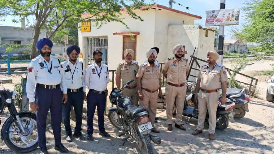 Punjab Traffic Rules: ਟਰੈਫਿਕ ਪੁਲਿਸ ਨੇ ਆਵਾਜਾਈ ਨਿਯਮਾਂ ਦੀ ਉਲੰਘਣਾ ਕਰਨ ’ਤੇ ਕੱਟੇ ਚਲਾਨ