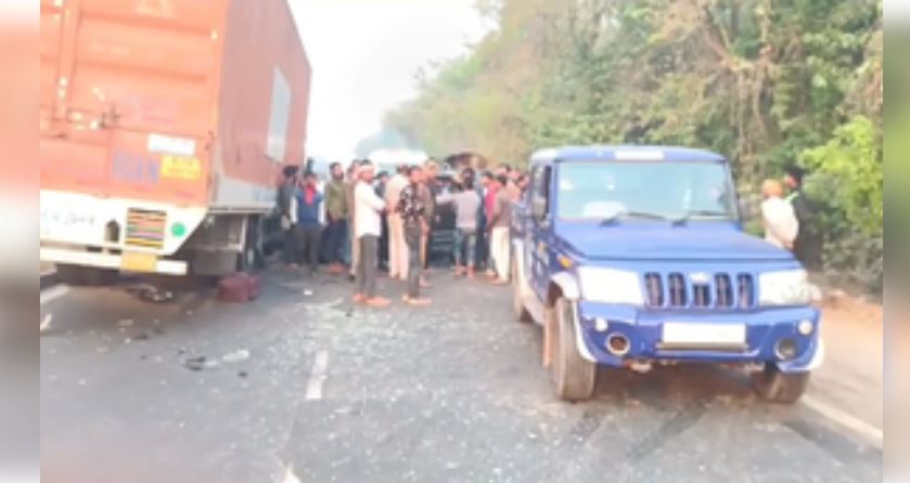 Road Accident: ਟਰੱਕ ਅਤੇ ਕਾਰ ਵਿਚਕਾਰ ਭਿਆਨਕ ਟੱਕਰ, ਪੰਜ ਲੋਕਾਂ ਦੀ ਮੌਤ