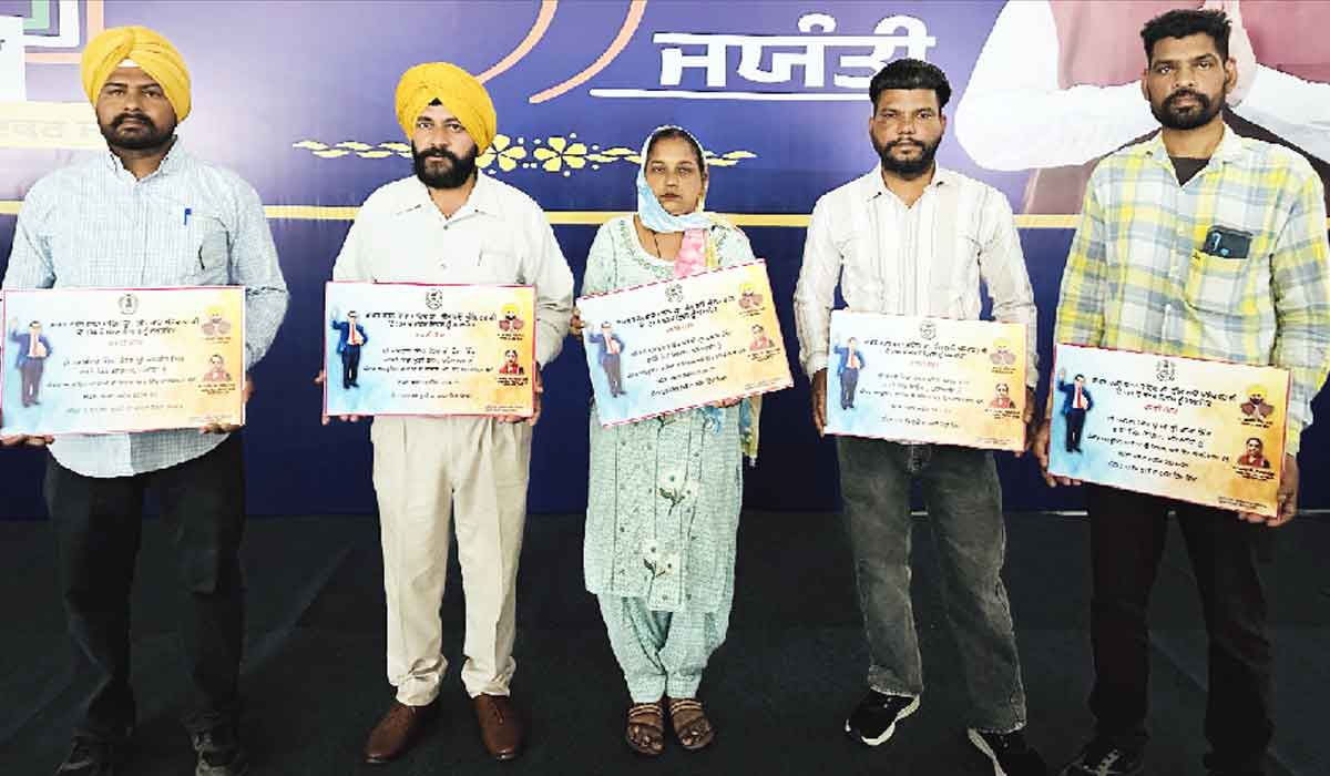 Loan Scheme: ਕਰਜ਼ਾ ਸਕੀਮ ਦੇ ਲਾਭਪਾਤਰੀਆਂ ਨੇ ਵੱਖੋ-ਵੱਖ ਕਾਰੋਬਾਰ ਤੋਰ ਕੇ ਬੇਰੁਜ਼ਗਾਰੀ ਤੋਂ ਪਾਈ ਰਾਹਤ
